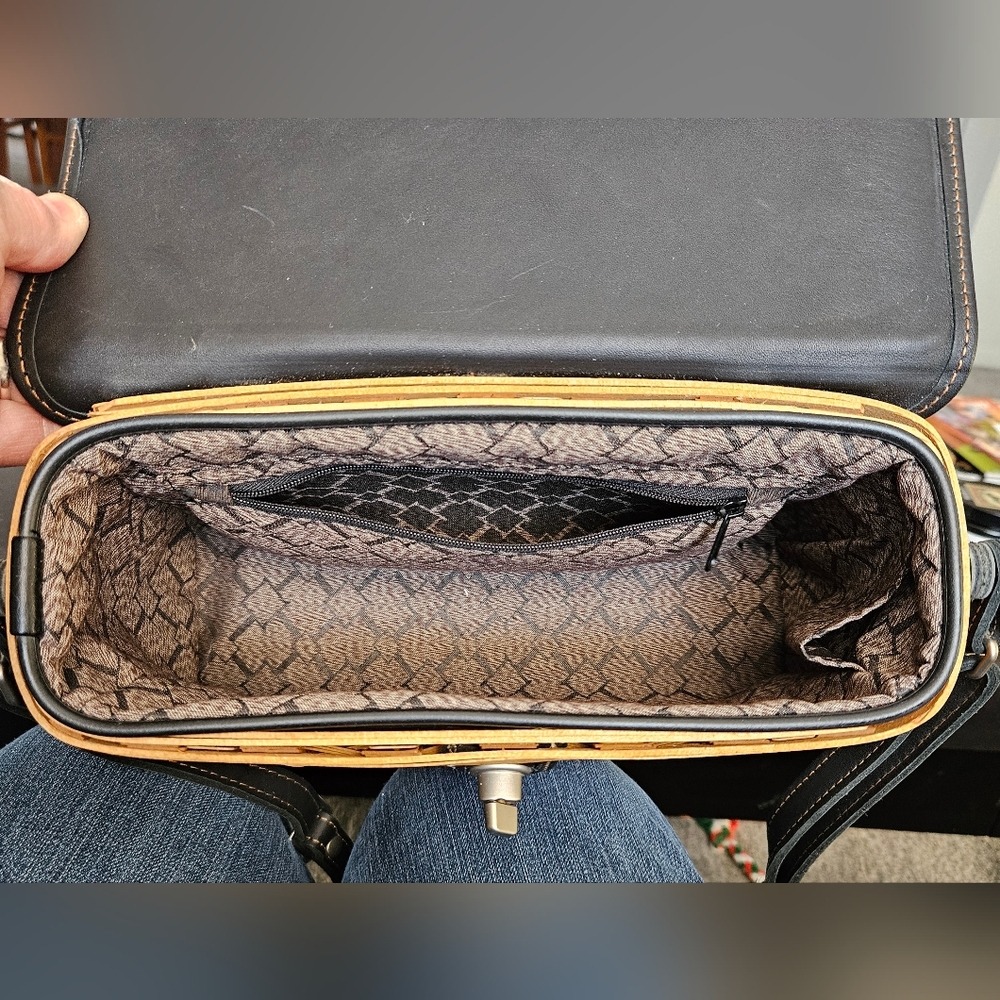 Longaberger Tan Woven Shoulder Bag with Black Leather Trim - Picture 5 of 7